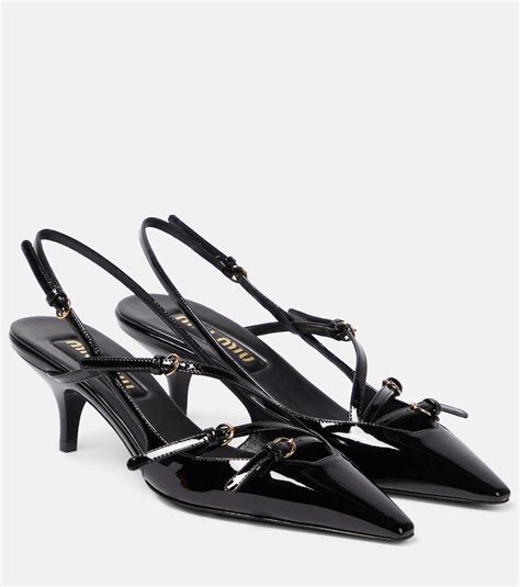 schwarze lackleder pumps miu miu